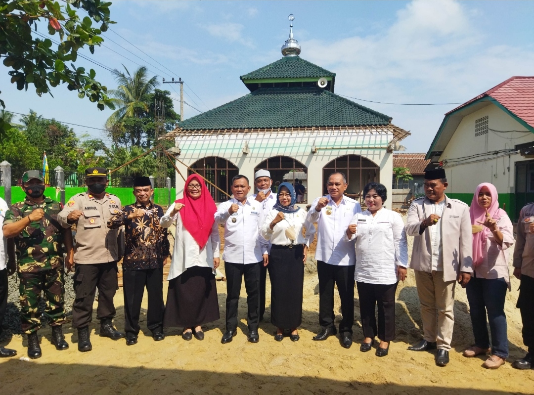 Wakil Walikota Metro Lakukan Peletakan Batu Pertama Di Masjid Al-Firdaus Smanda