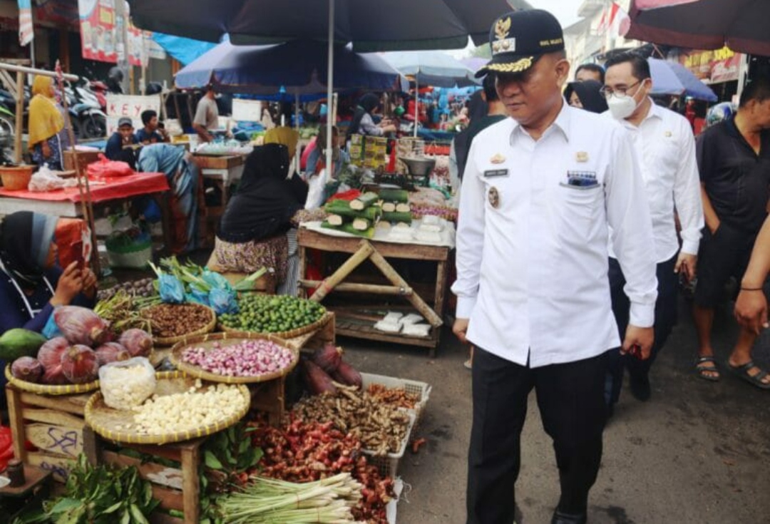 Wakil Walikota Metro Tinjau Operasi Pasar Di Dua Lokasi