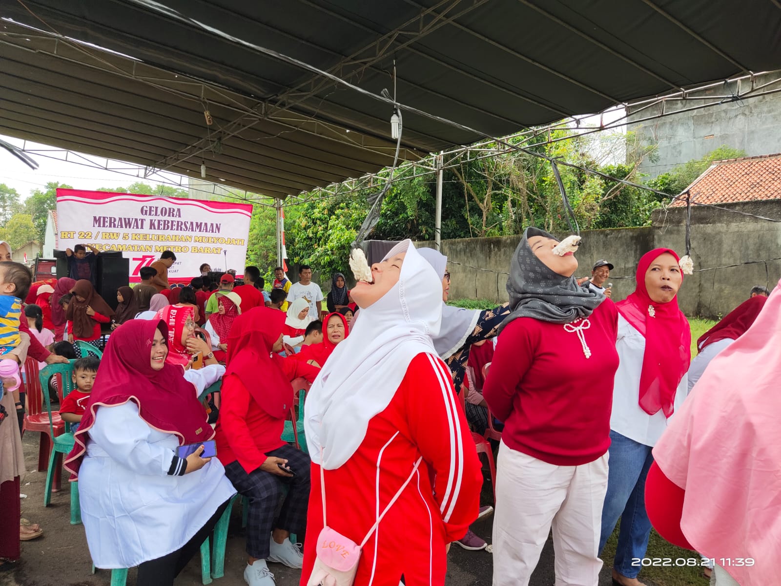 Heboh Emak-emak RT 22 Mulyojati Meriahkan HUT RI ke-77