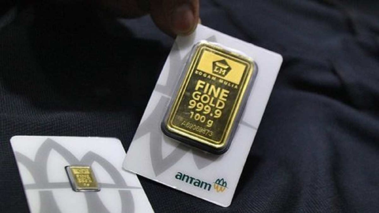 Harga Emas Antam Anjlok Rp8.000 ke Rp964.000 per Gram pada Sabtu (27/8/2022)