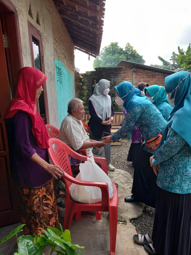 PPK Kota Metro Bersama RSUD Ahmad Yani Gelar Baksos