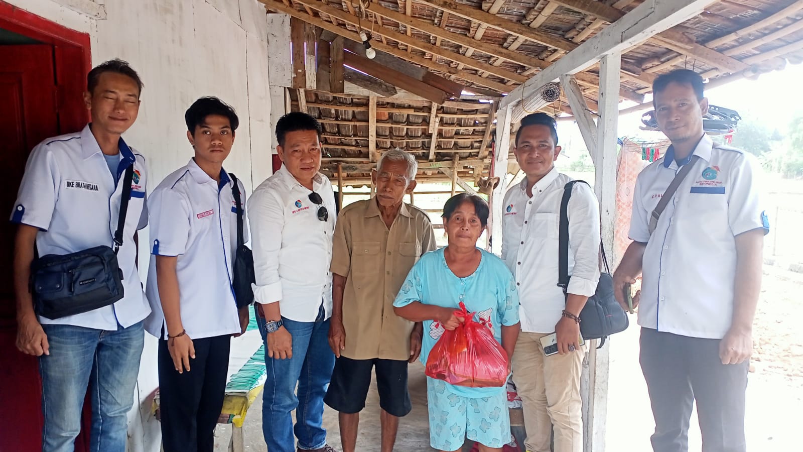 Ajoi Kota Metro Lakukan Jum’at Berkah di Kelurahan Hadimulyo