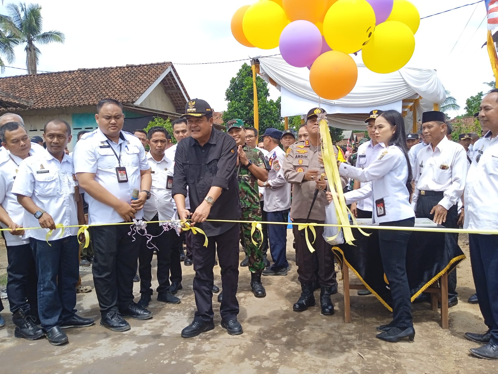 Bupati Lamteng Resmikan Jembatan Candi Rejo Muji Rahayu