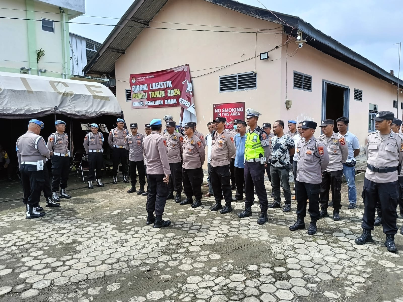 Polres Metro Masih Jaga Kantor KPU, Bawaslu Dan GUdang Logistik Pasca Pemilu 2024